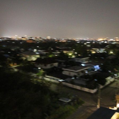 Lee Place Phatthanakan Condo Bangkok Extérieur photo