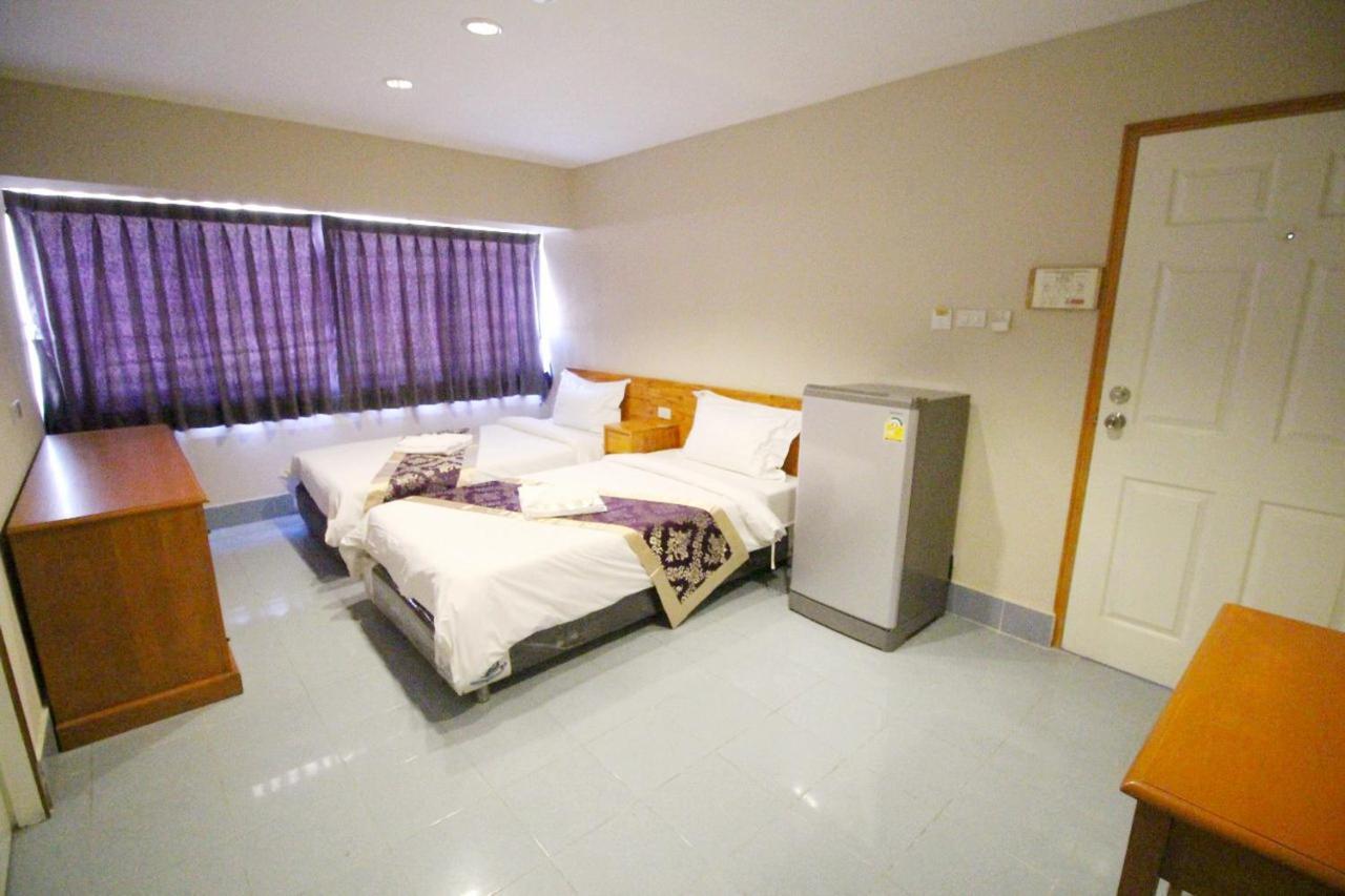Lee Place Phatthanakan Condo Bangkok Extérieur photo