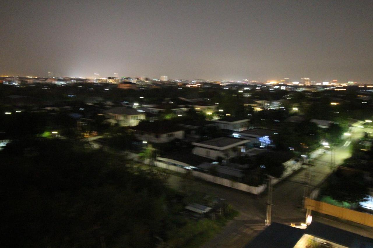 Lee Place Phatthanakan Condo Bangkok Extérieur photo